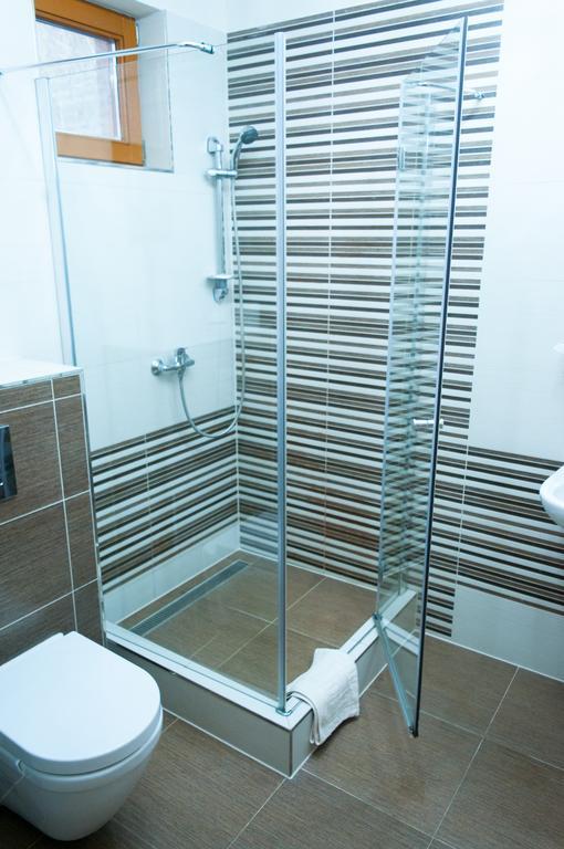 Penzion Pod Brezinou Trencin Exterior foto