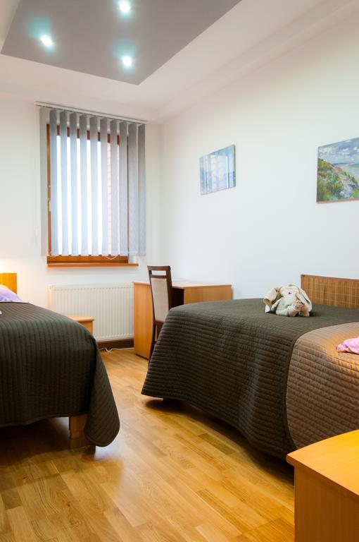 Penzion Pod Brezinou Trencin Exterior foto